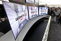 LG_Curved_OLED_TV_1303