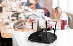 NETGEAR WAC124 min