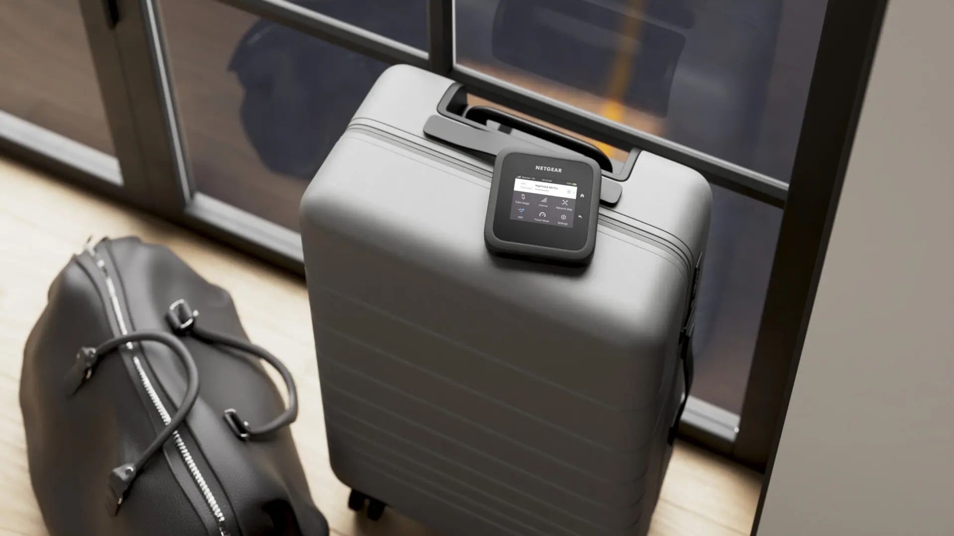 NetGear kufr M6.jpg