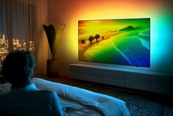 1760429196-philips-mediasuite-6000-ambilighthwforum 250