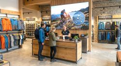 1782964832-philips-unite-led-3000-retailhwforum
